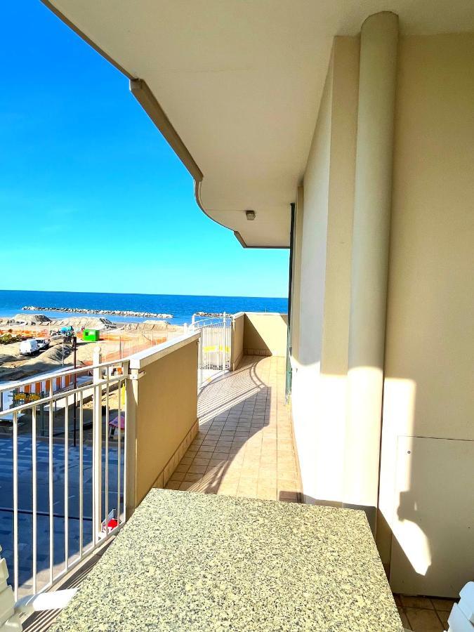 Residence Frontemare Rimini Exterior foto