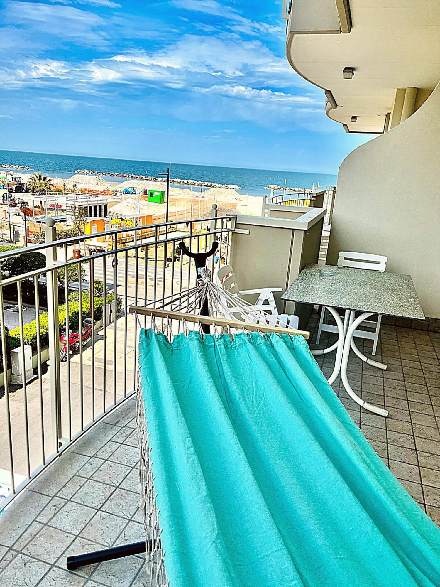 Residence Frontemare Rimini Exterior foto