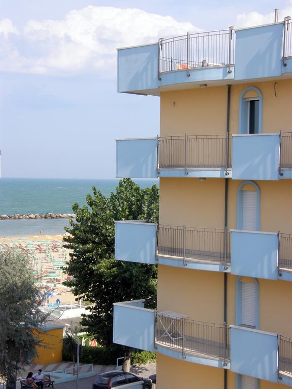Residence Frontemare Rimini Exterior foto