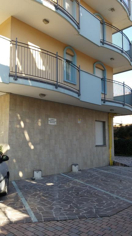 Residence Frontemare Rimini Exterior foto